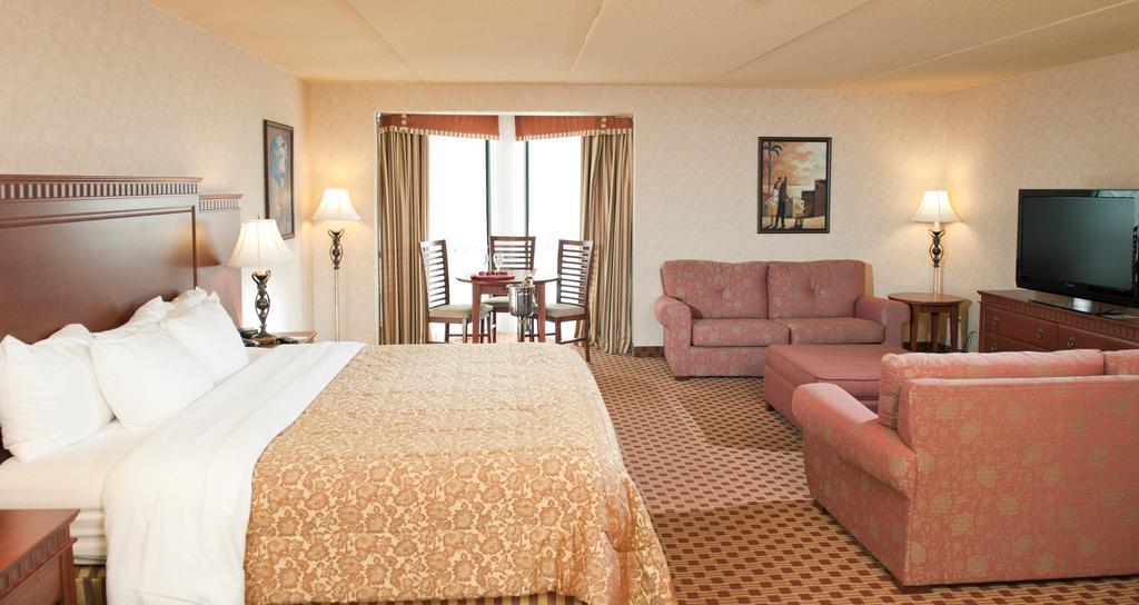 Quality Inn & Suites Bay Front Су-Сент-Мари Экстерьер фото