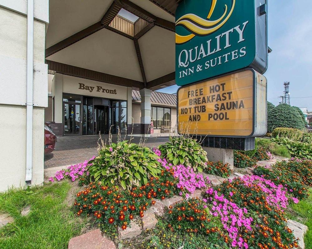 Quality Inn & Suites Bay Front Су-Сент-Мари Экстерьер фото