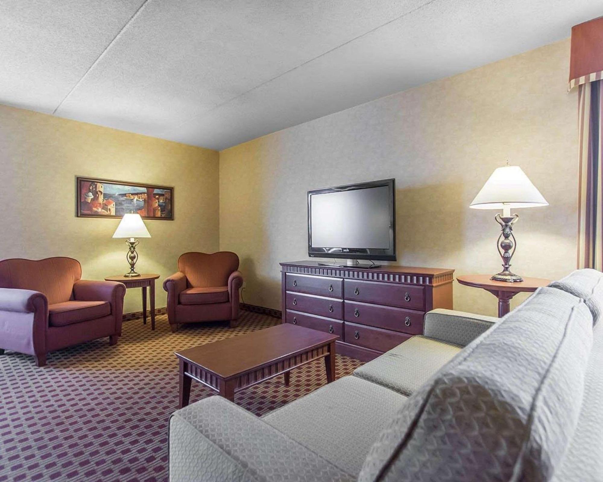 Quality Inn & Suites Bay Front Су-Сент-Мари Экстерьер фото