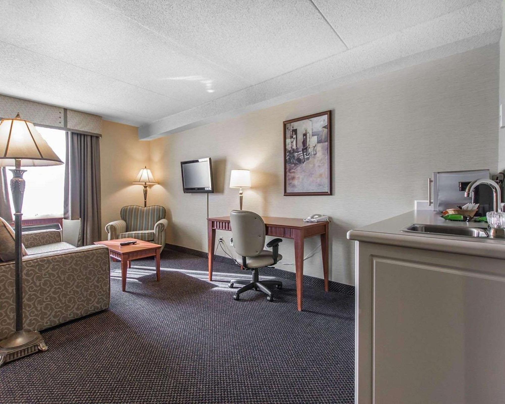 Quality Inn & Suites Bay Front Су-Сент-Мари Экстерьер фото