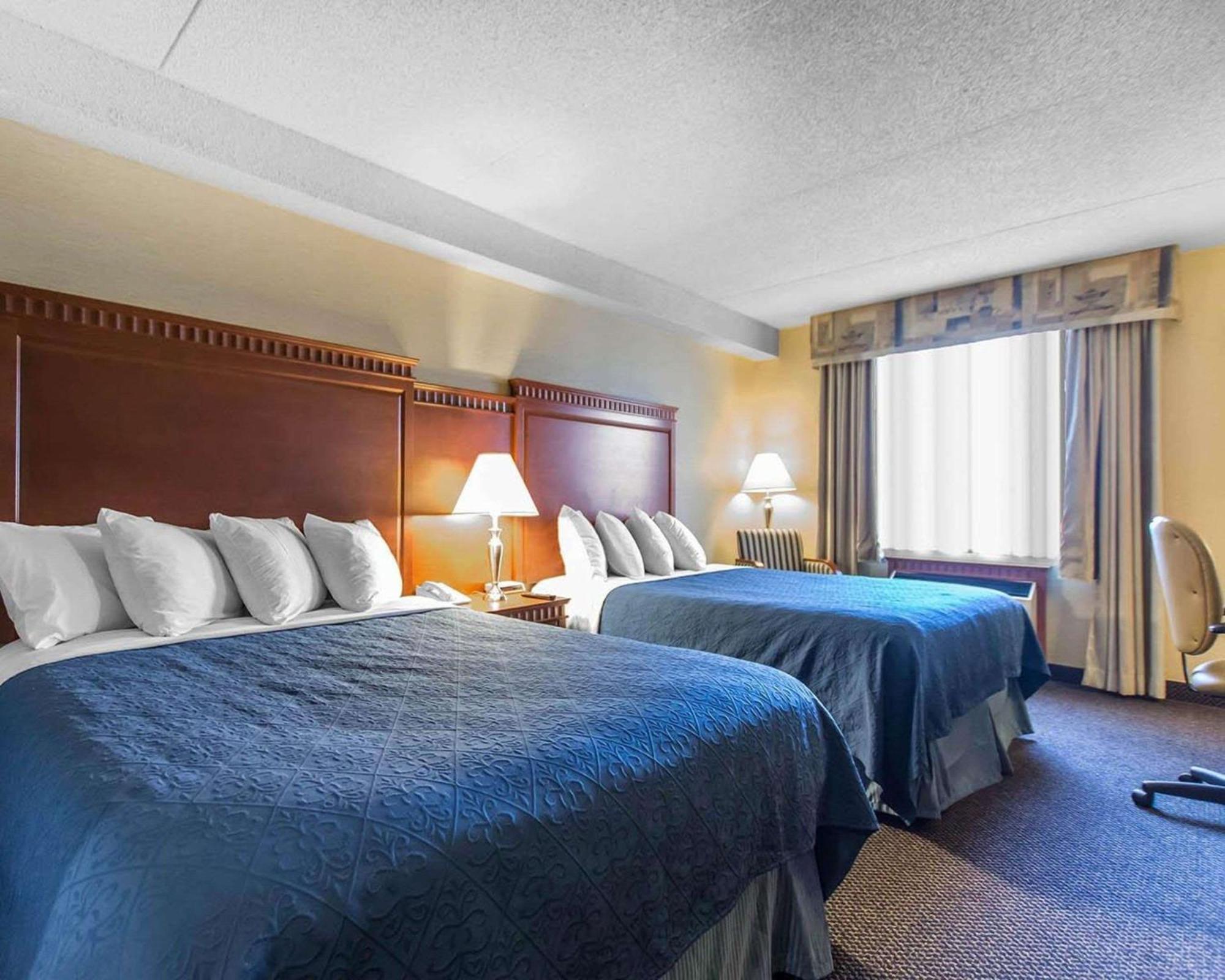Quality Inn & Suites Bay Front Су-Сент-Мари Экстерьер фото