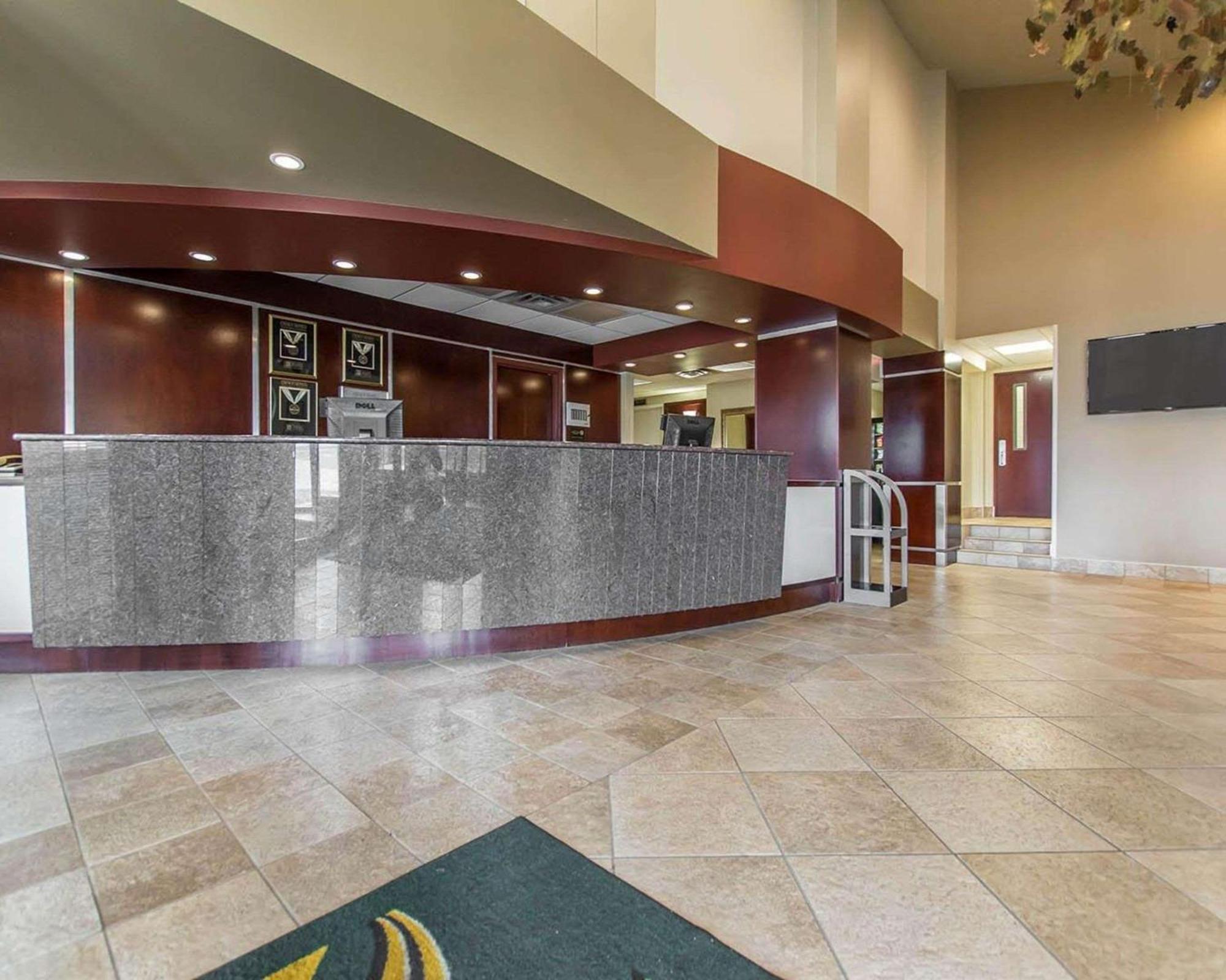 Quality Inn & Suites Bay Front Су-Сент-Мари Экстерьер фото