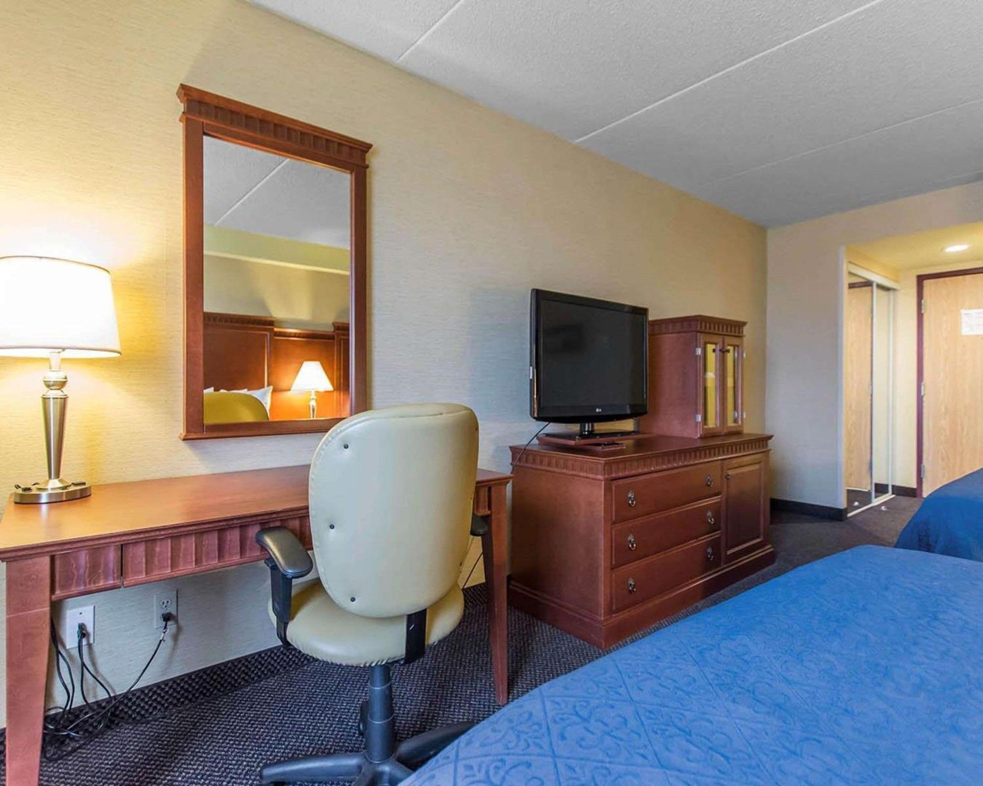 Quality Inn & Suites Bay Front Су-Сент-Мари Экстерьер фото