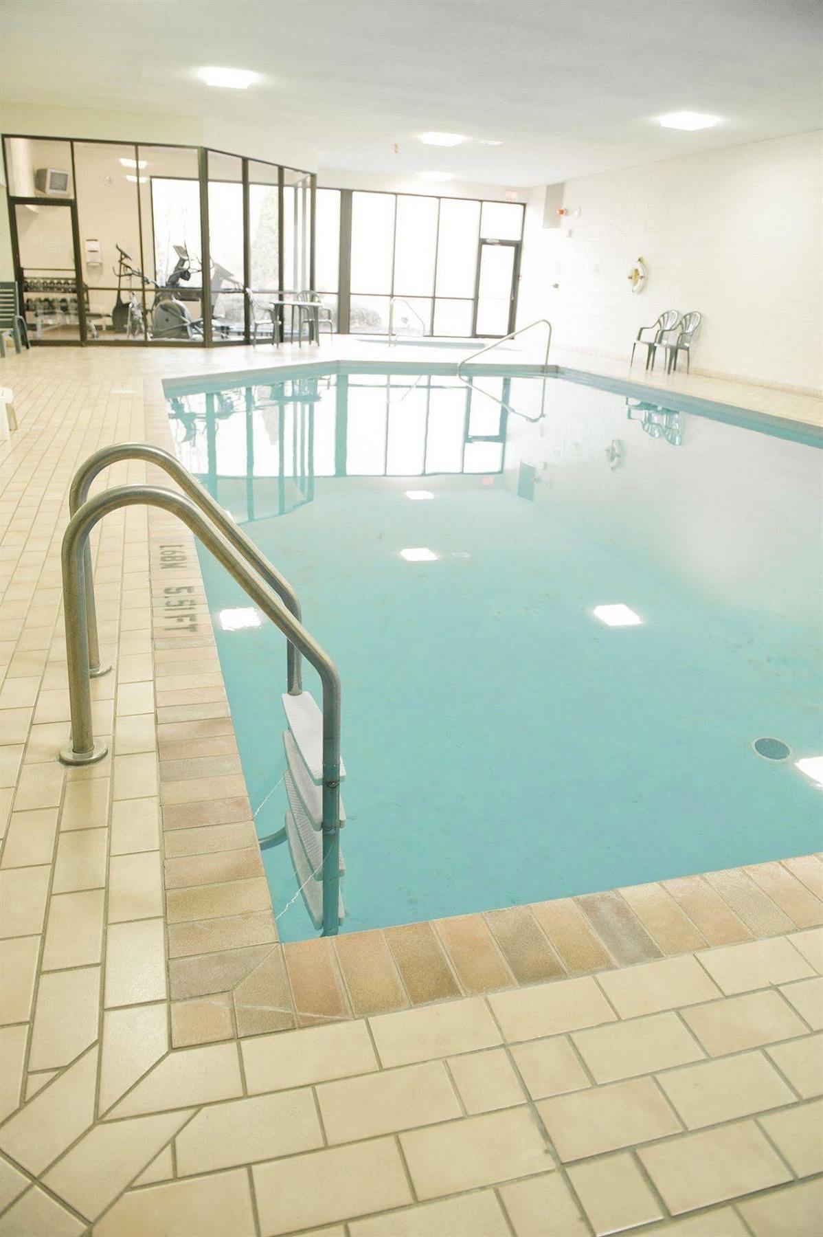 Quality Inn & Suites Bay Front Су-Сент-Мари Экстерьер фото